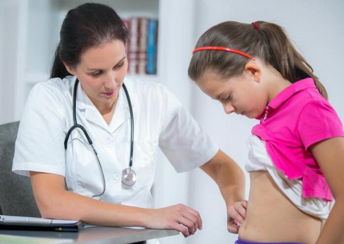 A child with suspicion of a helminthic invasion at a doctor's appointment