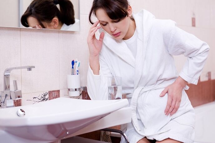 nausea and abdominal pain as a symptom of parasite infection